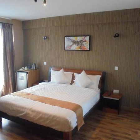 We Hotel & Suites Nairobi Ngoại thất bức ảnh