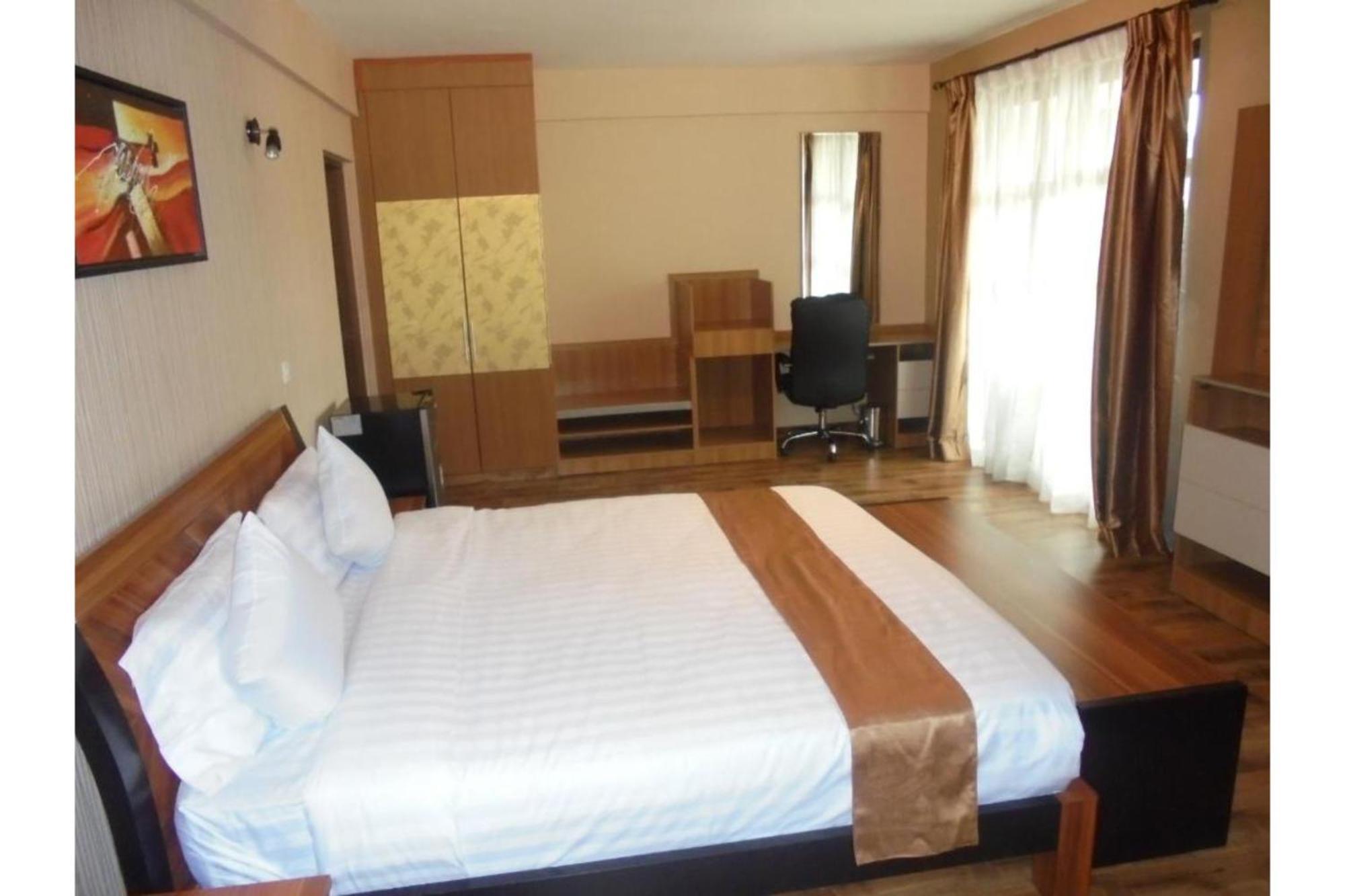 We Hotel & Suites Nairobi Ngoại thất bức ảnh