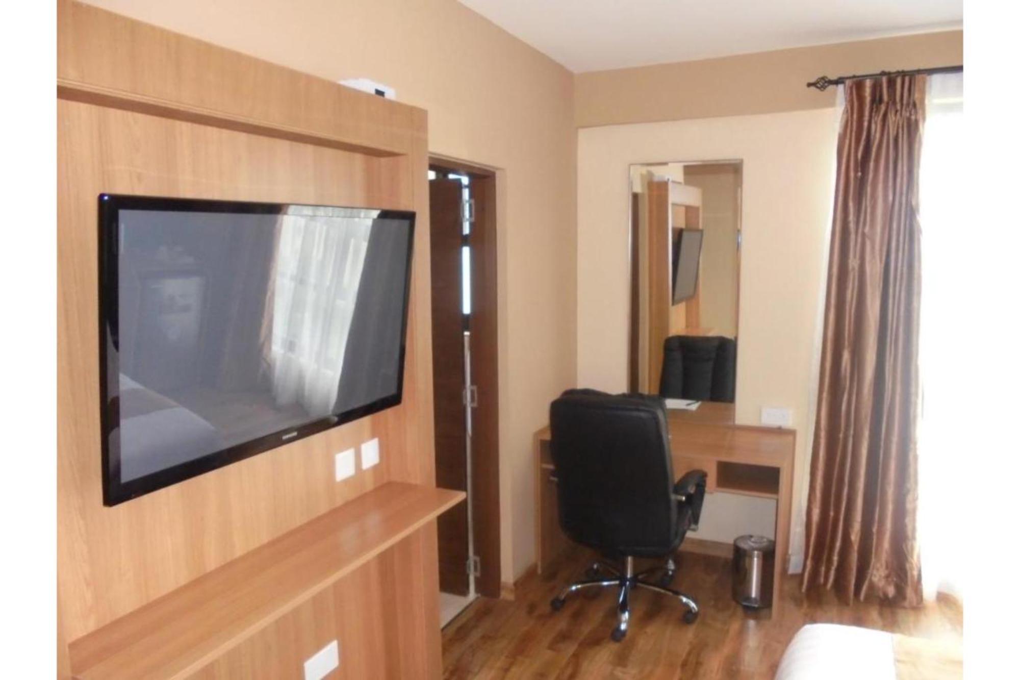 We Hotel & Suites Nairobi Ngoại thất bức ảnh