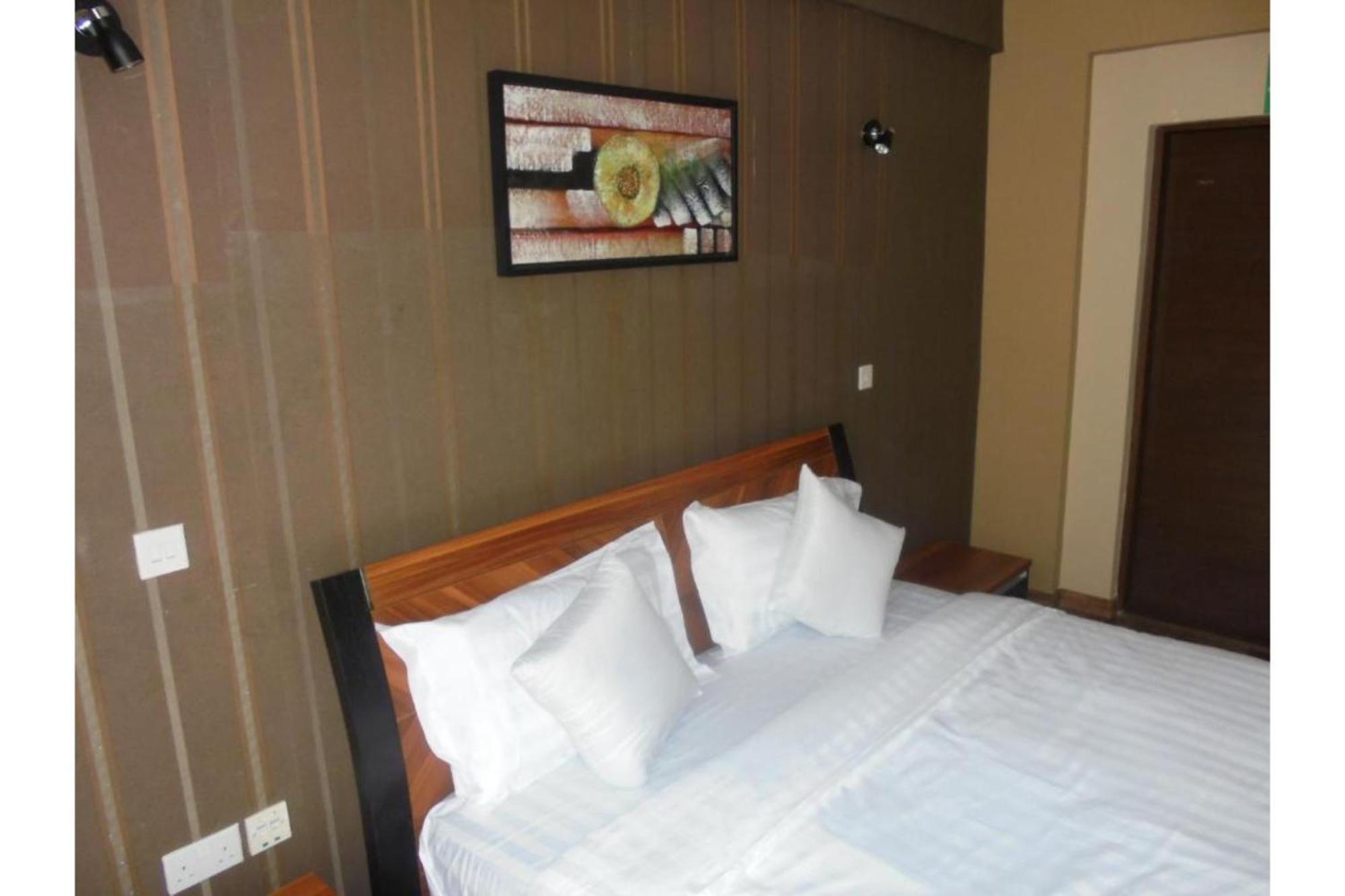 We Hotel & Suites Nairobi Ngoại thất bức ảnh